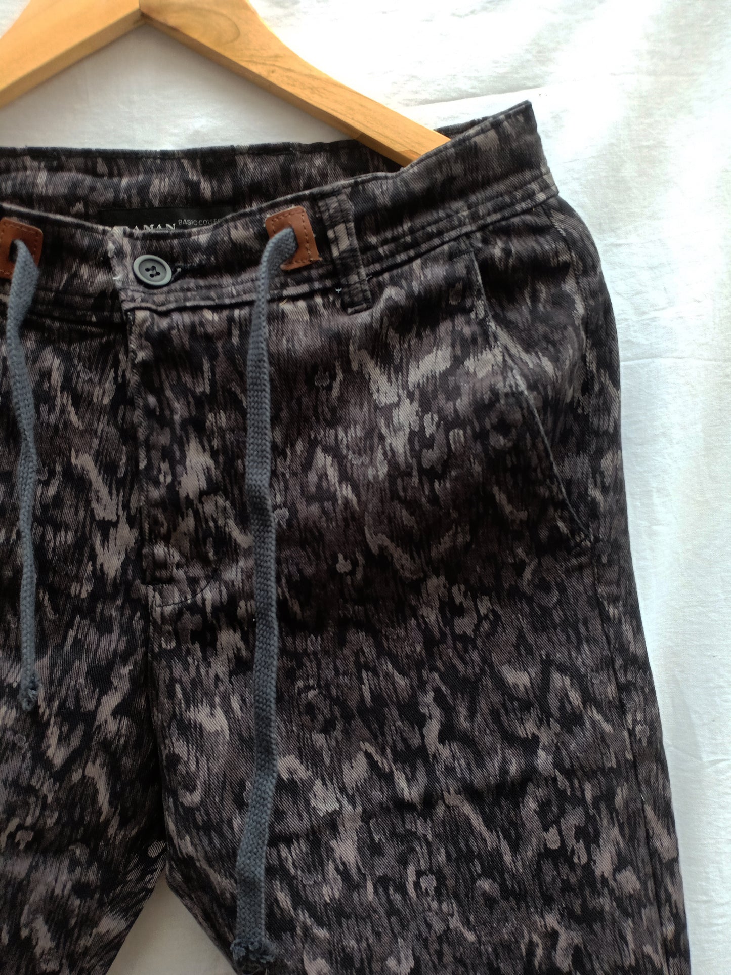 Camo Cnaky Closer Short