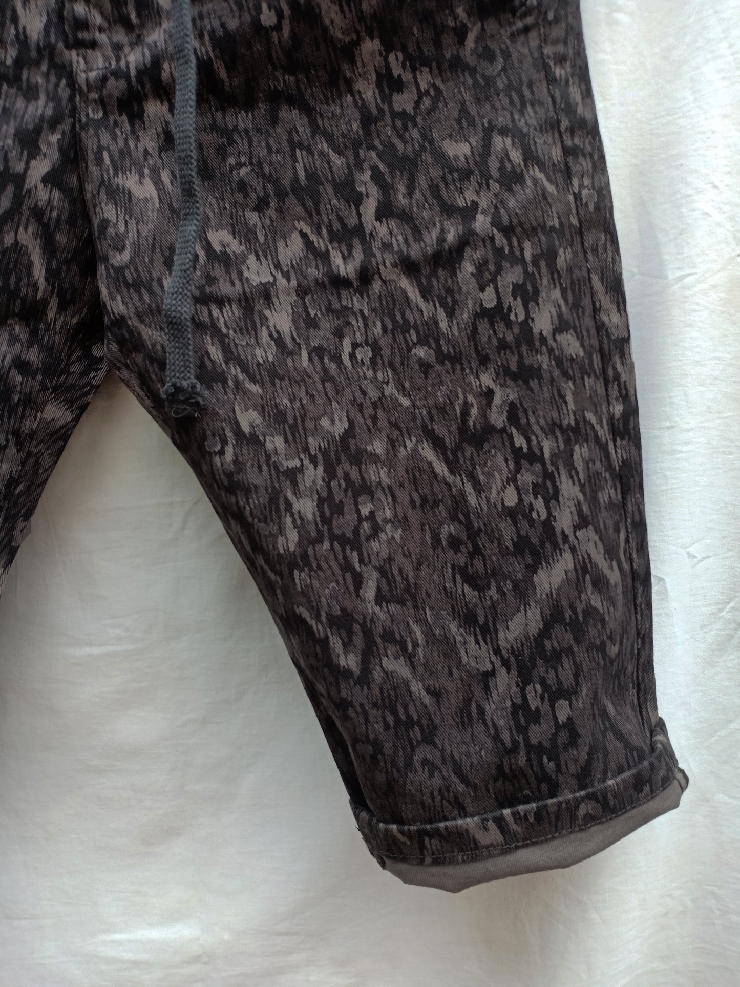 Camo Cnaky Closer Short