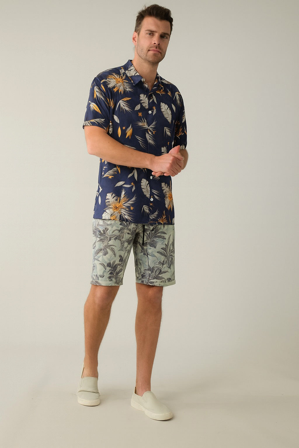 Floral Camouflaged Light Grey Shade Short
