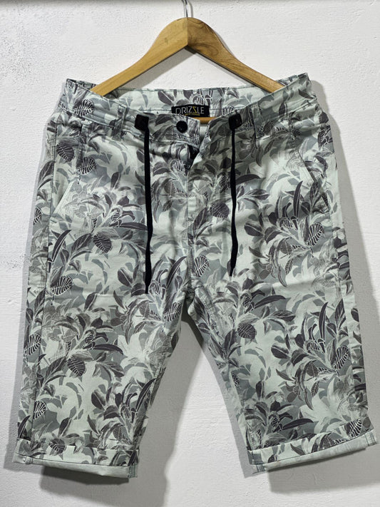 Floral Camouflaged Light Grey Shade Short