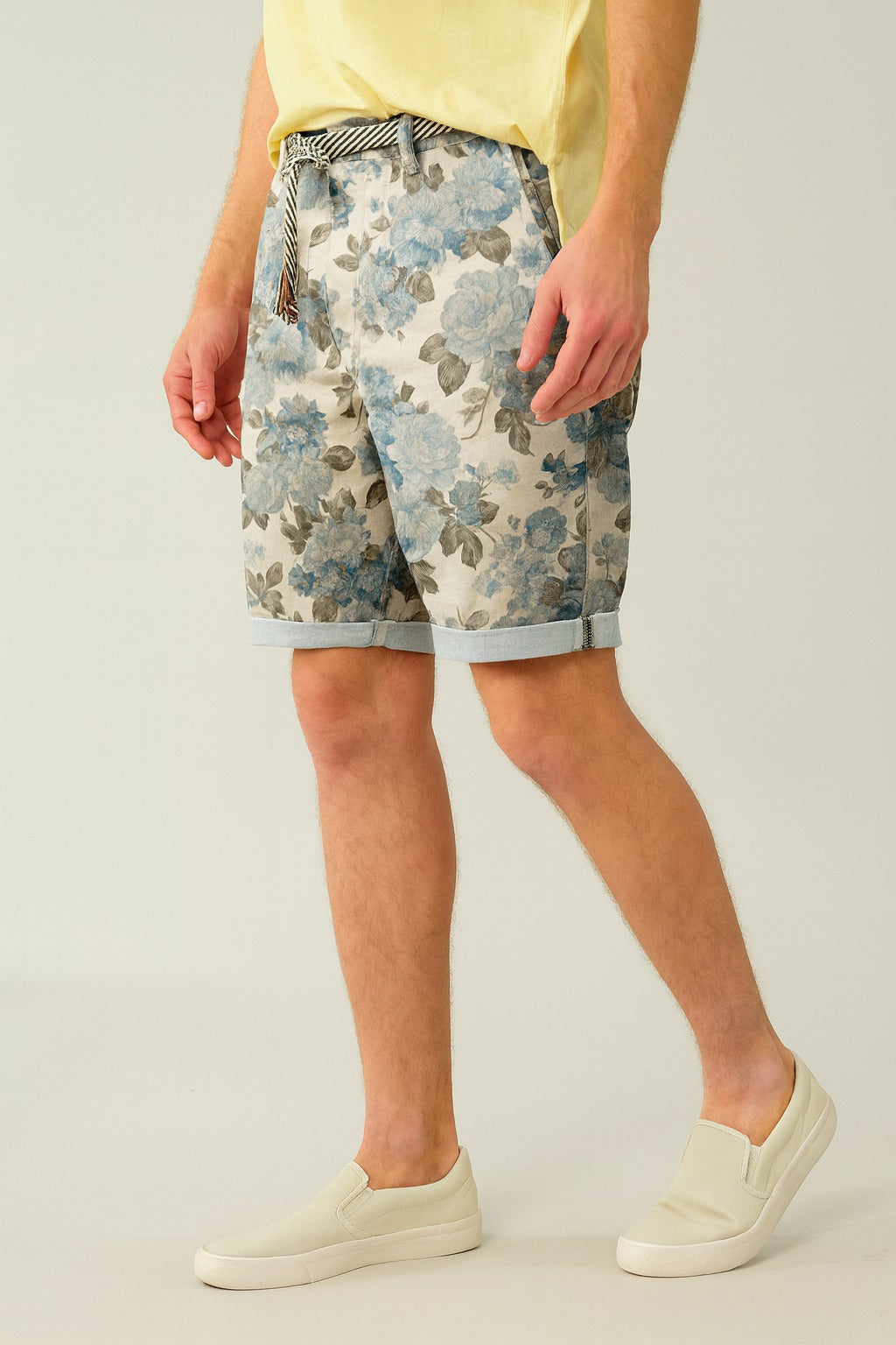 Camo Lofi Floral Leaf Short